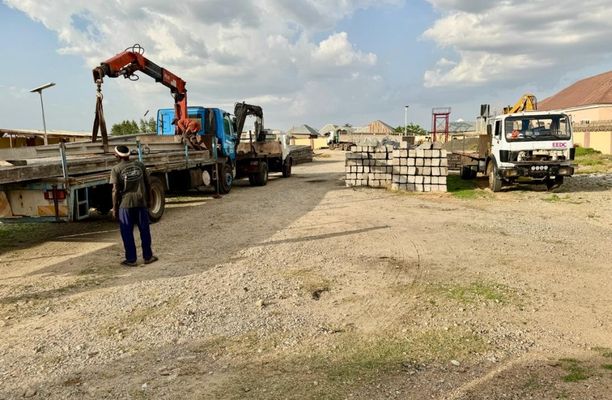 GICEN delivery truck loading